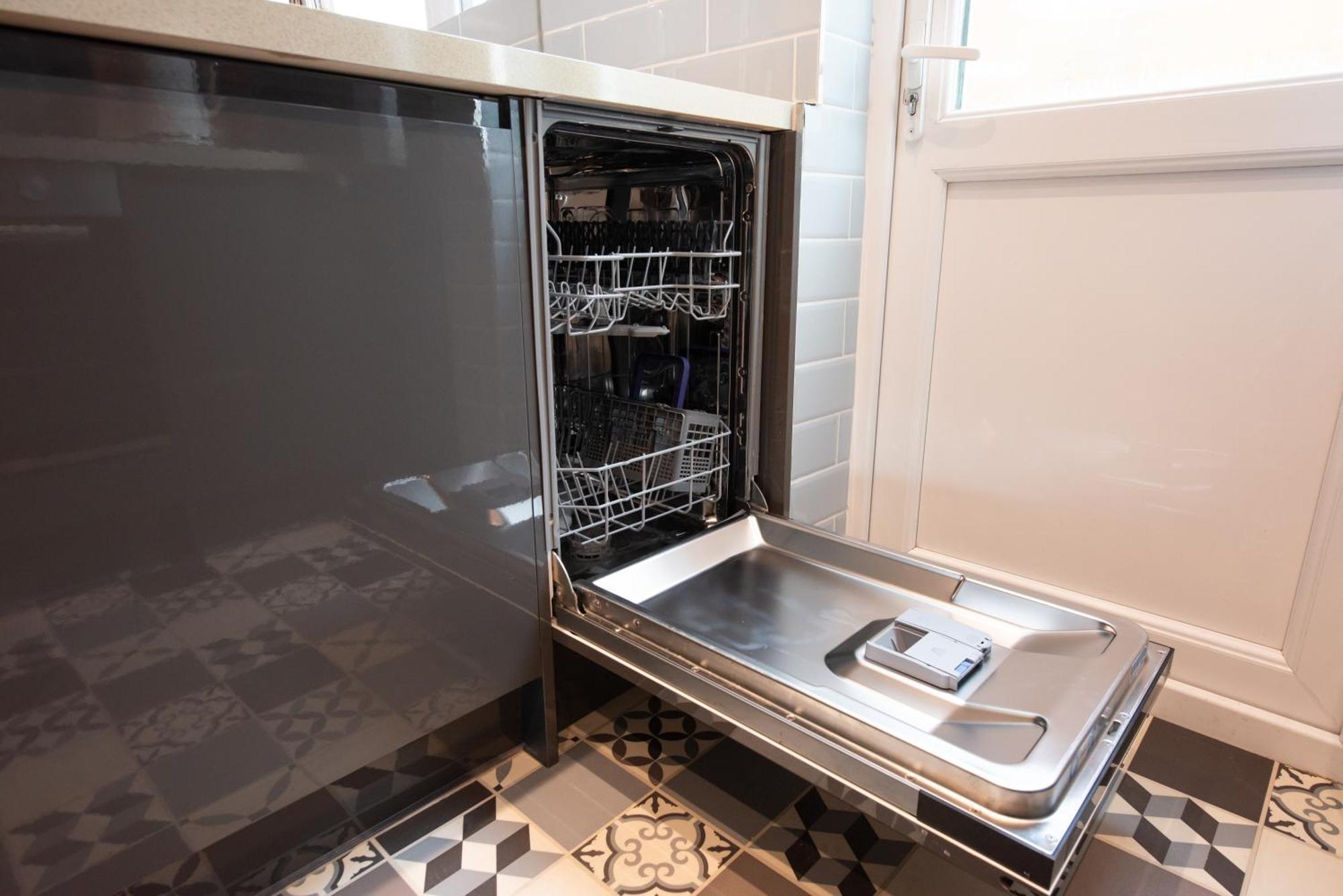 לונדון Victorian 2Br Apartment, King Beds, Fast Wifi, Near Shops, Cafes & Transport, E17 מראה חיצוני תמונה