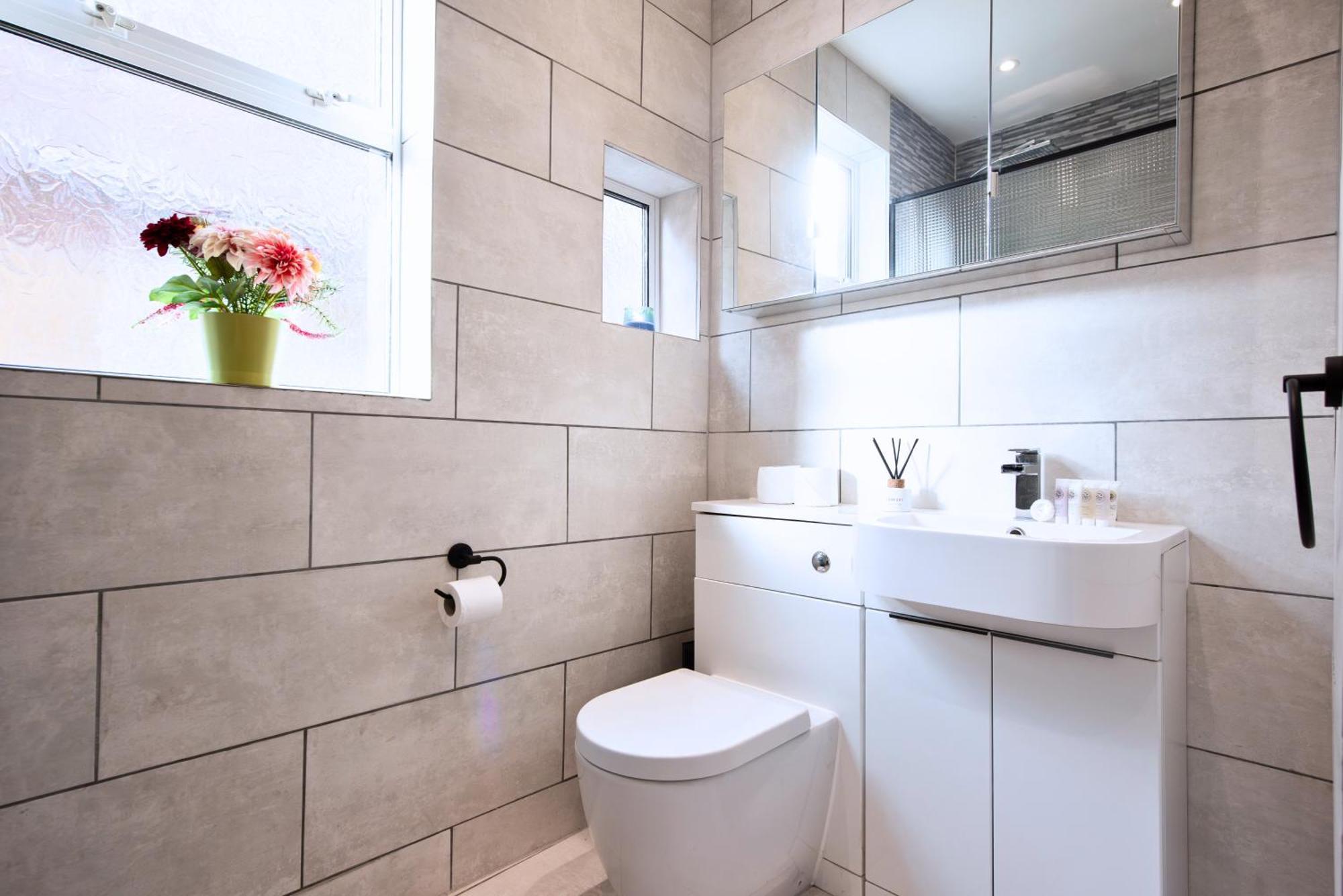 לונדון Victorian 2Br Apartment, King Beds, Fast Wifi, Near Shops, Cafes & Transport, E17 מראה חיצוני תמונה
